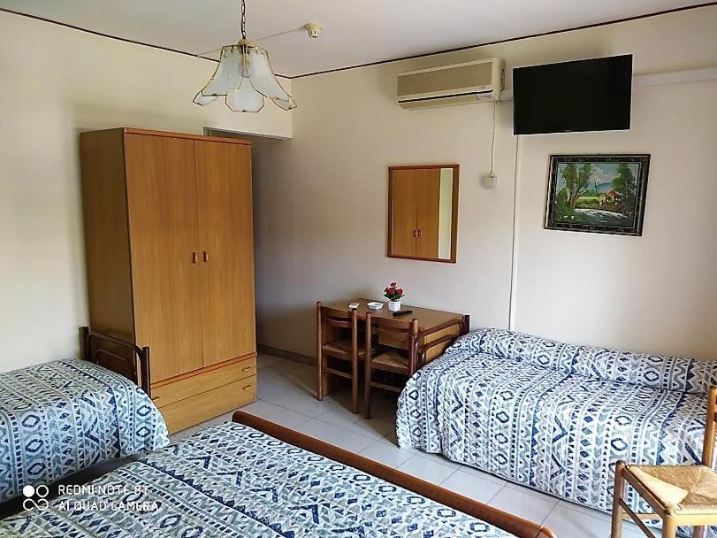 Eliseo Hotel 2*